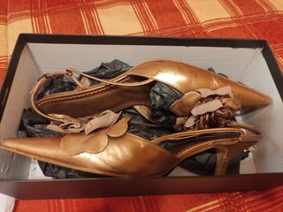 Borsa e scarpe color rame