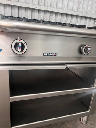 Cocina industrial de 2 fuegos a gas