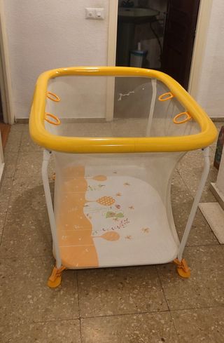 Parque infantil para bebés / corralito