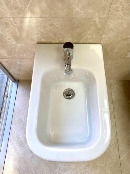 Inodoro y bidé susp. MEG 11 GALASSIA