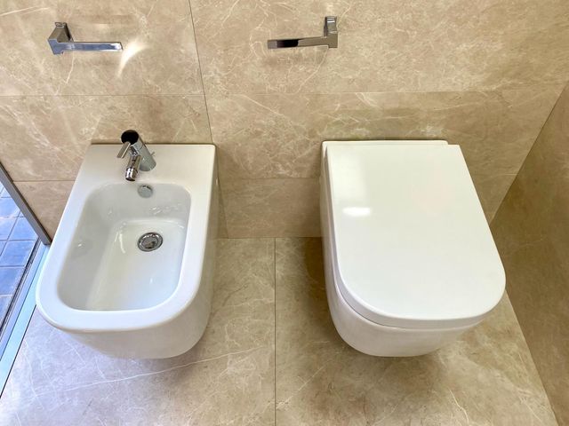 Inodoro y bidé susp. MEG 11 GALASSIA