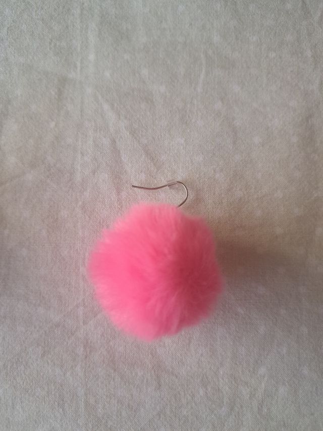 Pendientes Pompón Rosa Claire's