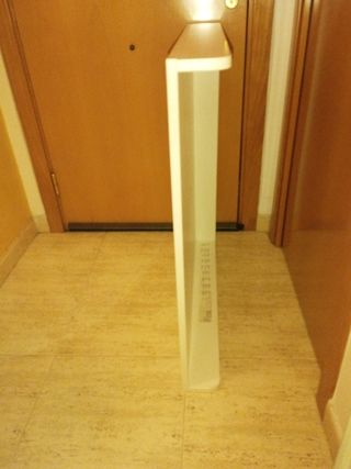 Mesa cajón tabla. 86x77x11cm