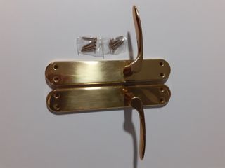 Manivelas doradas para purta