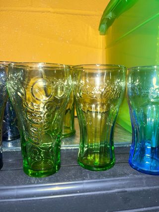 Vasos de coca cola sin usar