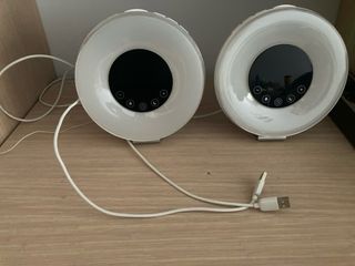 Radio despertador con luz