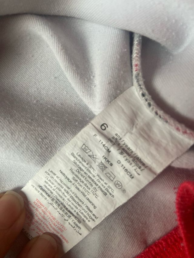 Sudadera IKK. Talla 5 y 6 años