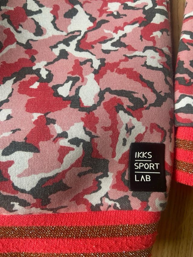 Sudadera IKK. Talla 5 y 6 años
