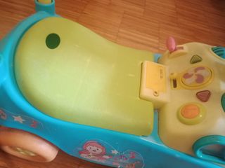 Libro musical y correpasillos