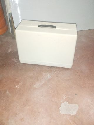 Máquina de coser antigua, ideal para decoración