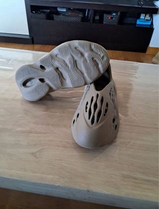 yeezy foam RNNR