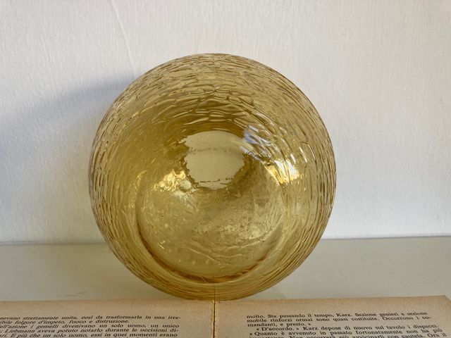 Boccia vetro giallo ocra vintage anni '60