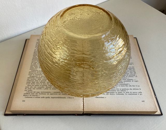 Boccia vetro giallo ocra vintage anni '60