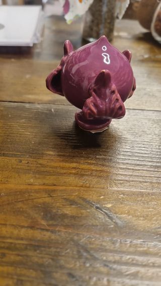 Pumo portafortuna viola tre foglie ceramica 5 cm