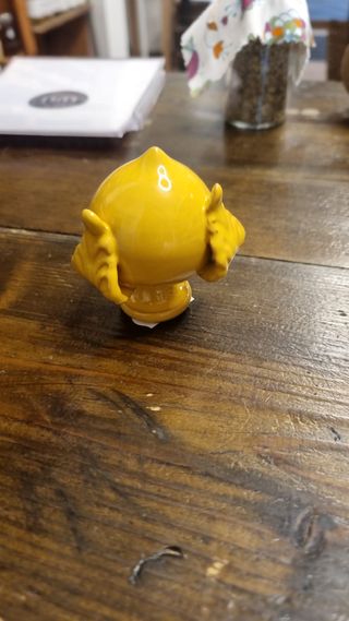 Pumo portafortuna giallo tre foglie ceramica 5 cm