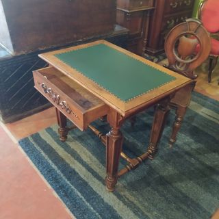 ANTIGÜA MESA DE CAOBA