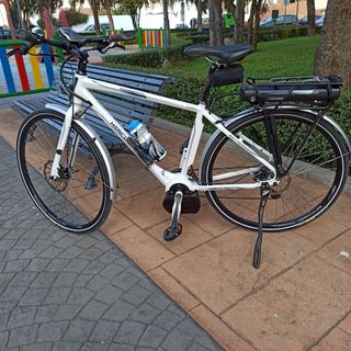 Bicicleta eléctrica  de paseo Bosch