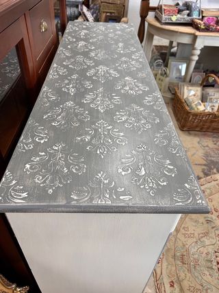 Muy bonito mueble pintado a mano