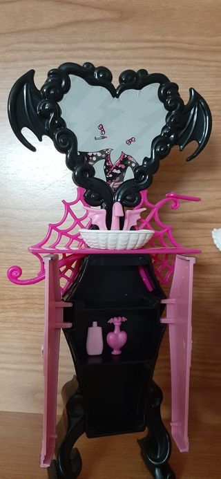 Baño de Draculaura.