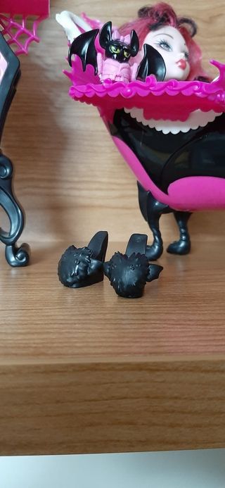 Baño de Draculaura.