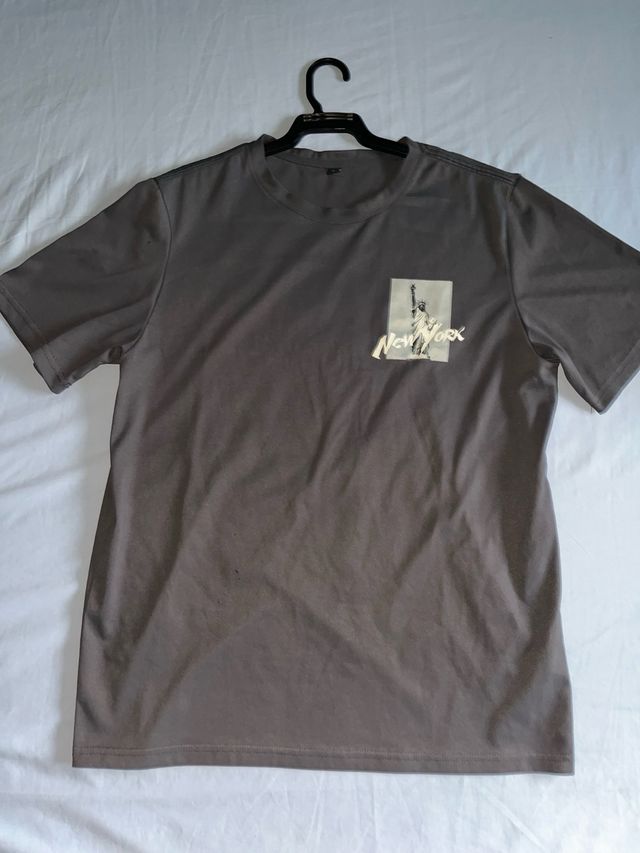 Camiseta gris manga corta