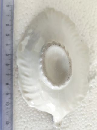 Piattino vintage a forma di foglia