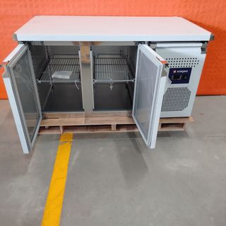 🔲 Bajo Mostrador de 2 Puertas