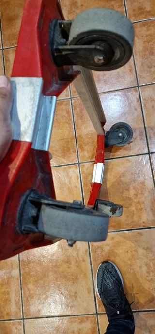 Carro de trasportar bandejas cárnicas