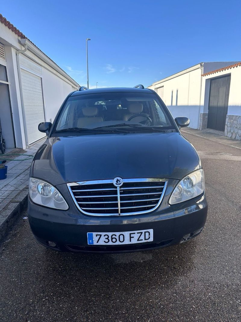 SsangYong Rodius 2008 - foto 1