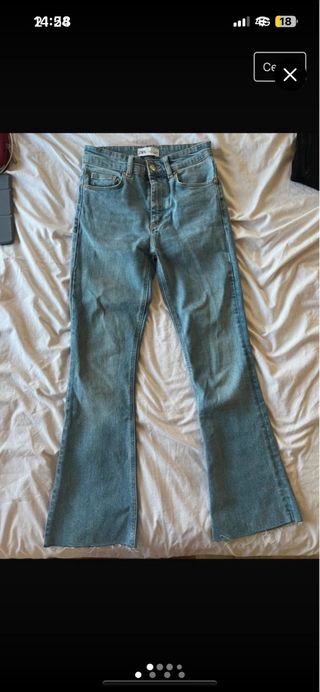 Pantalón vaquero. Jeans flaire