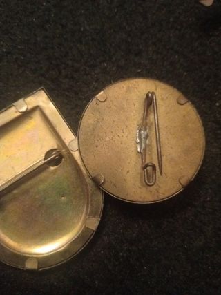 Dos insignias originales del NASDAP WW2