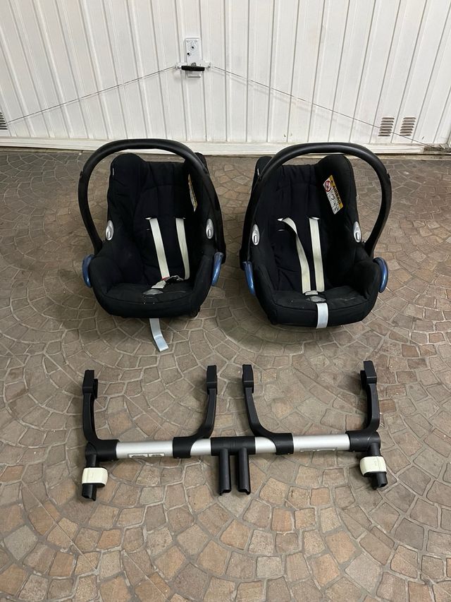 Dos maxicossi con adaptador bugaboo