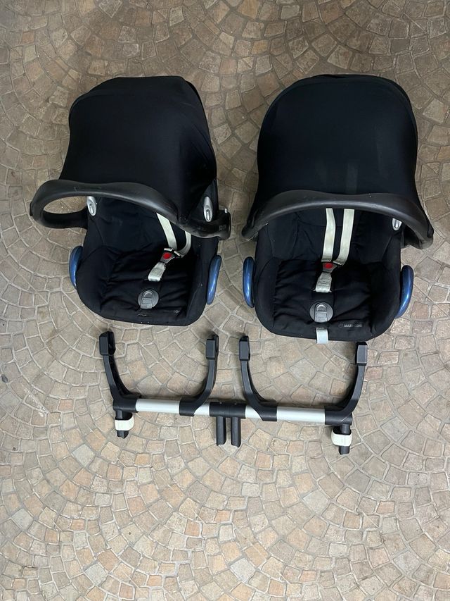 Dos maxicossi con adaptador bugaboo