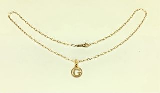 Gargantilla chapada en oro letra G