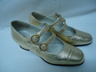 Zapatos dorados tacón ancho 34