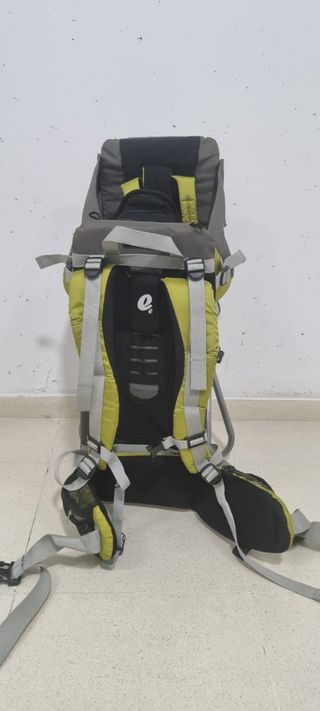 Mochila porta bebés para montaña