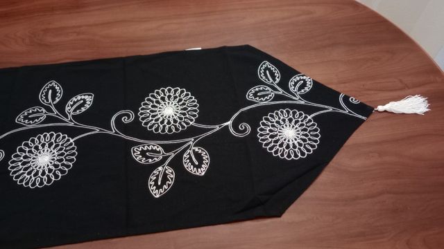 Lote 13 MANTELES 140*140 cm , más 1 OTRO ⬛ (E25)