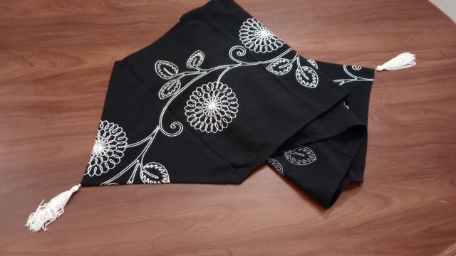 Lote 13 MANTELES 140*140 cm , más 1 OTRO ⬛ (E25)