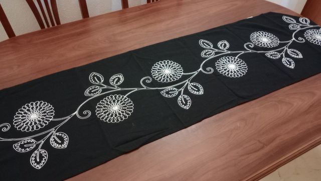 Lote 13 MANTELES 140*140 cm , más 1 OTRO ⬛ (E25)