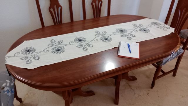 1 Mantel y 7 "Caminos de Mesa" (A80)