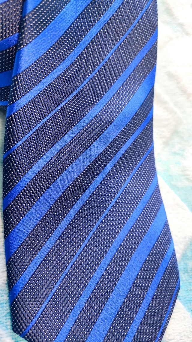 Corbata 🔵 100% seda