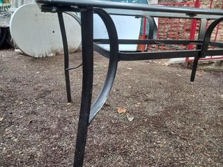 Mesa de cristal xa jardín