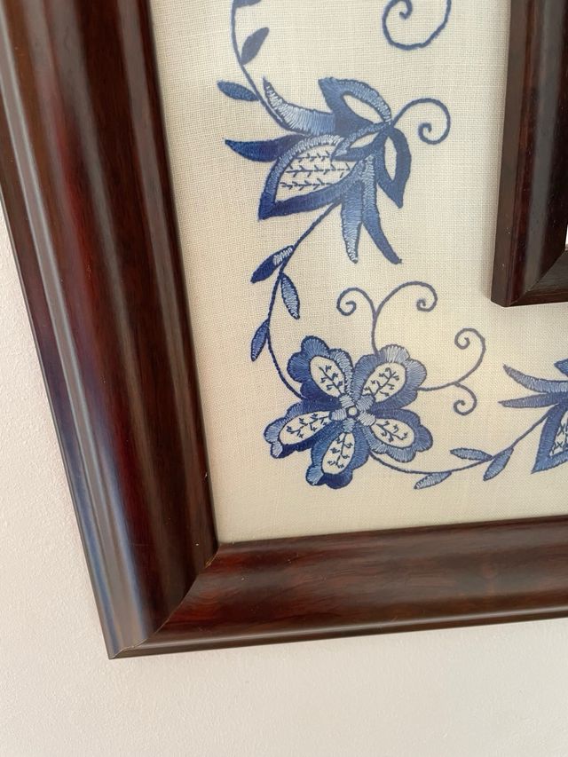cuadro y espejo antiguo de punto mallorquin hecho