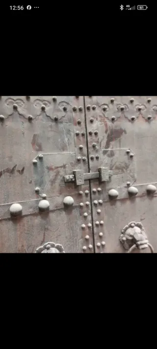 Puerta de madera antigua