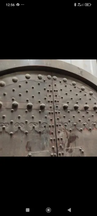 Puerta de madera antigua