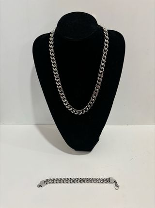 Colgante y pulsera a juego acero quirurgico.