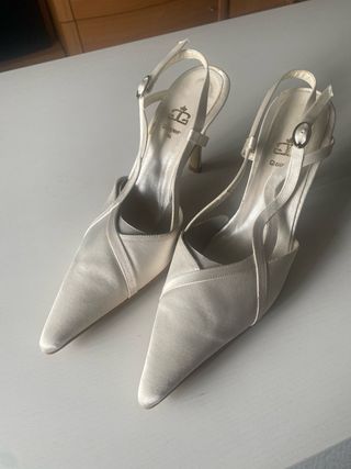 Zapatos novia elegantes. Talla 40