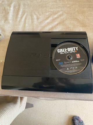PlayStation 3 Super Slim + 2 Mandos + Black Ops 2