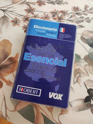 Diccionario Esencial / Essential Dictionary: Francais-espagnol, Espanol-Frances / French-Spanish, Spanish-French (Spanish Edition)