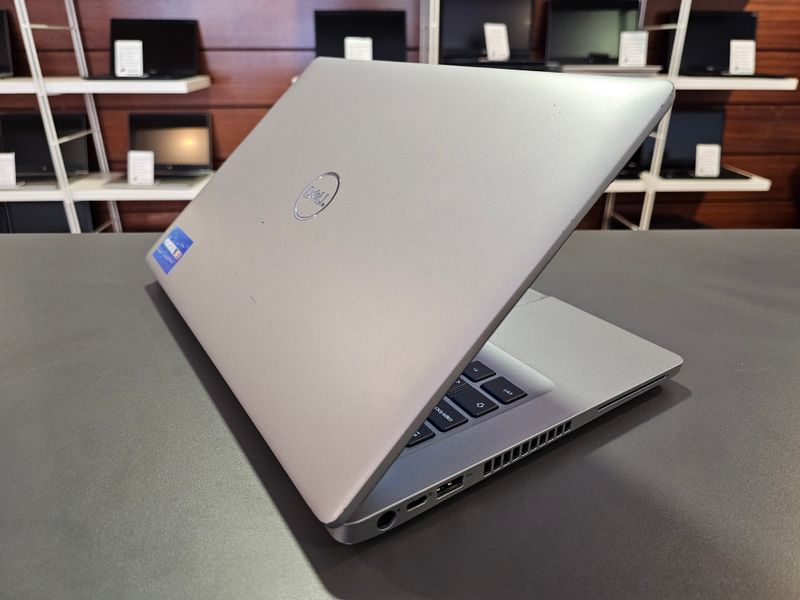 Portátil Dell con GARANTIA afbeelding 3